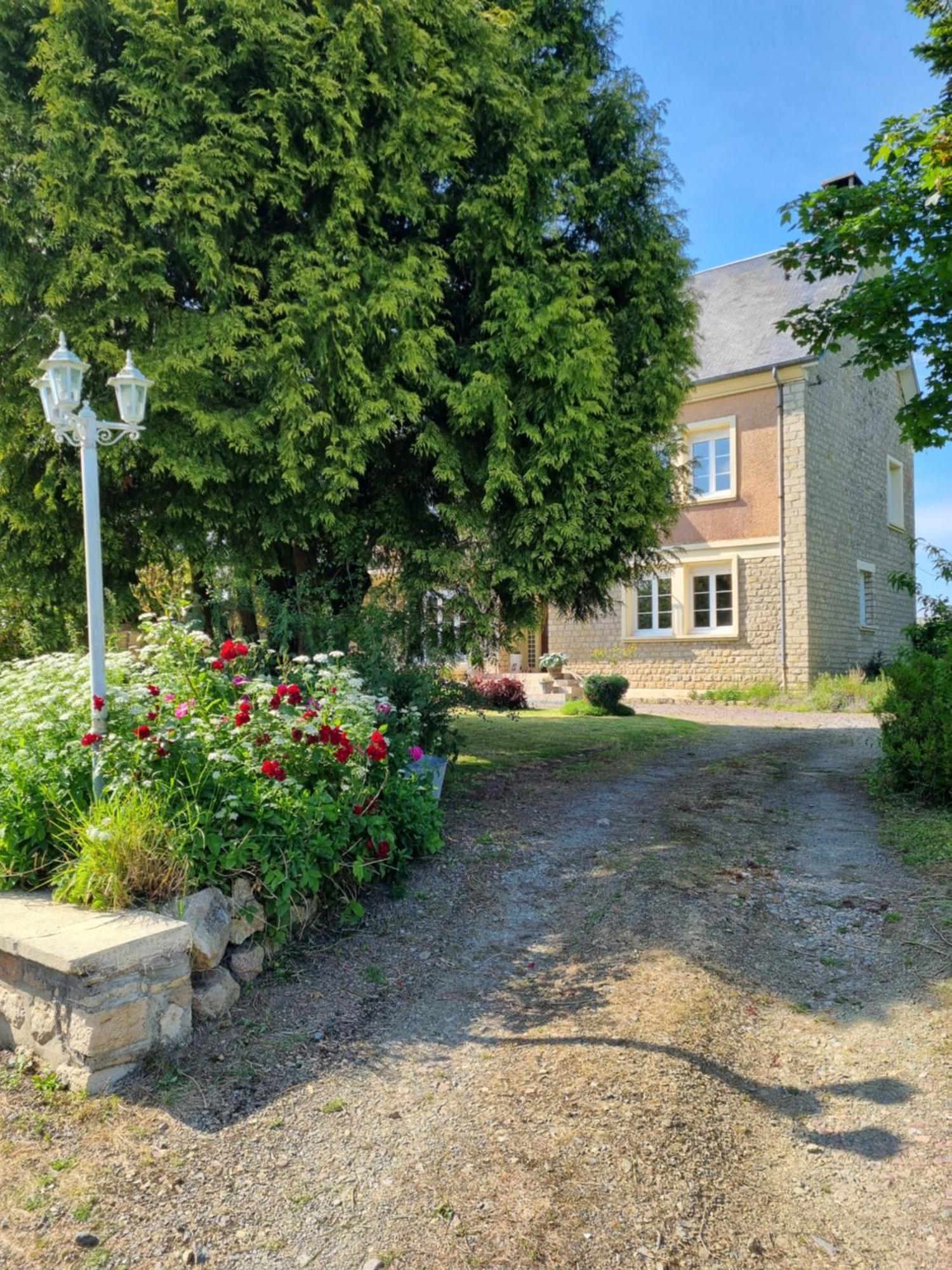 Bed and Breakfast La Maison Du Mont Graignes Экстерьер фото